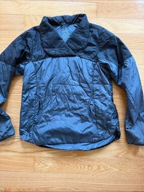 L.L. Bean Women's Two-Tone charcoal and Black Quilted Pullover Puffer